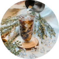 The glass of icecoffee
